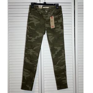 LEVI’S Camouflage Jeans